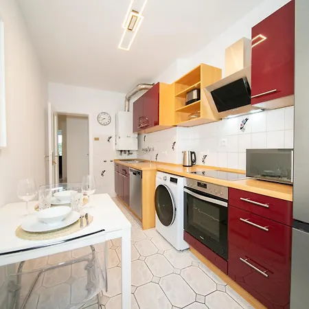 Lovely - Central - 65 Sqm - Fair - Kitchen Appartement